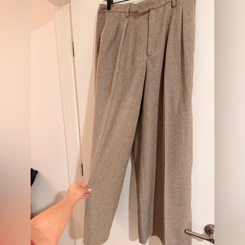 Banana Republic Women’s Wide Leg Beige Wool Dress Pants